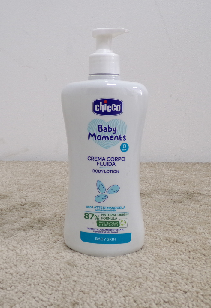 CHICCO Mléko tělové s dávkovačem Baby Moments 87 % přírodních složek 500 ml Chicco