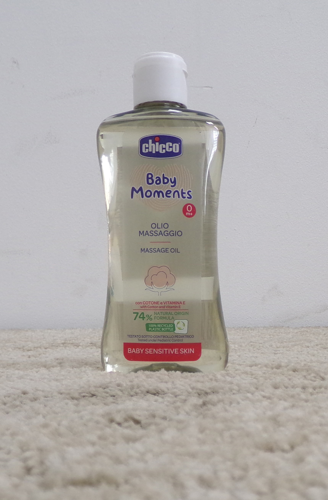 CHICCO Olej masážní s bavlnou a vitamínem E Baby Moments Sensitive 74 % přírodních složek 200 ml Chicco