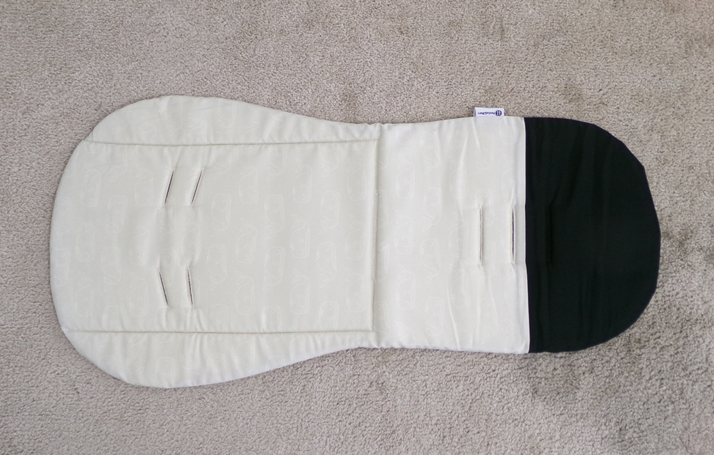 PETITE&MARS Vložka do kočárku Foamy Beige Whale Petite&Mars