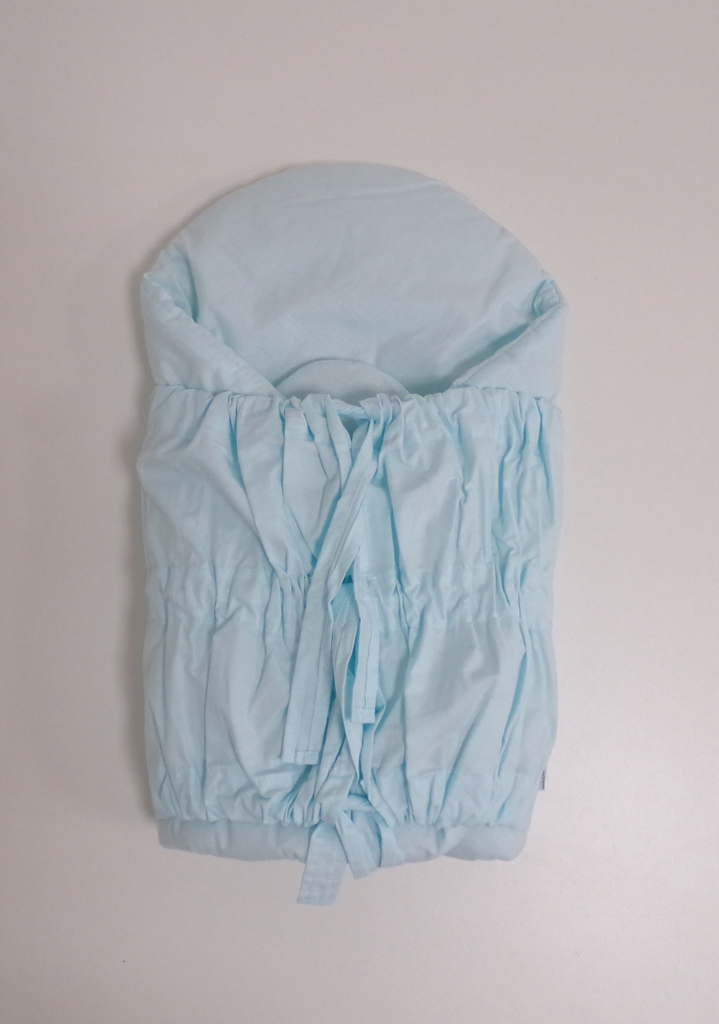 PETITE&MARS Zavinovačka šněrovací Nurse s pevnou kokosovou vložkou Frosted Mint 75x75 cm Petite&Mars