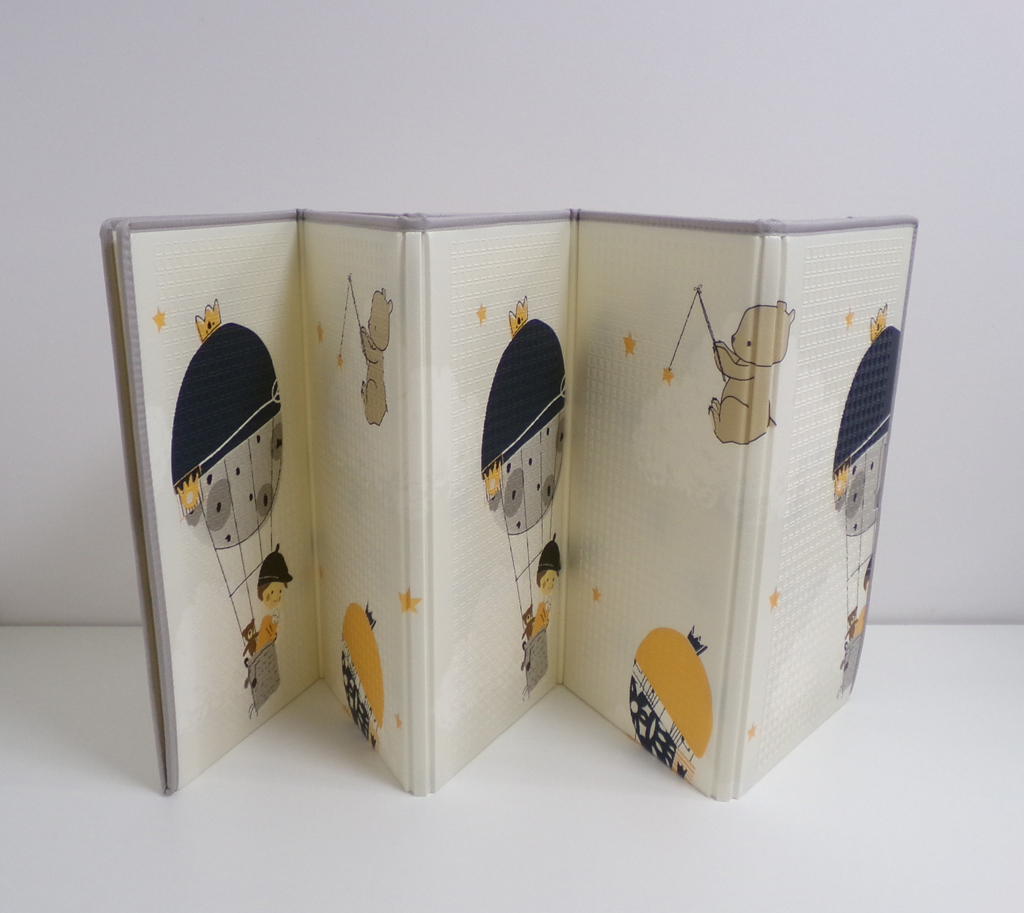 PETITE&MARS Podložka na hraní skládací Campy Mountains&Triangles Petite&Mars